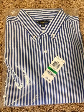 Club Room Core Men’s Blue and White Vertical Stripe Button-Down Shirt